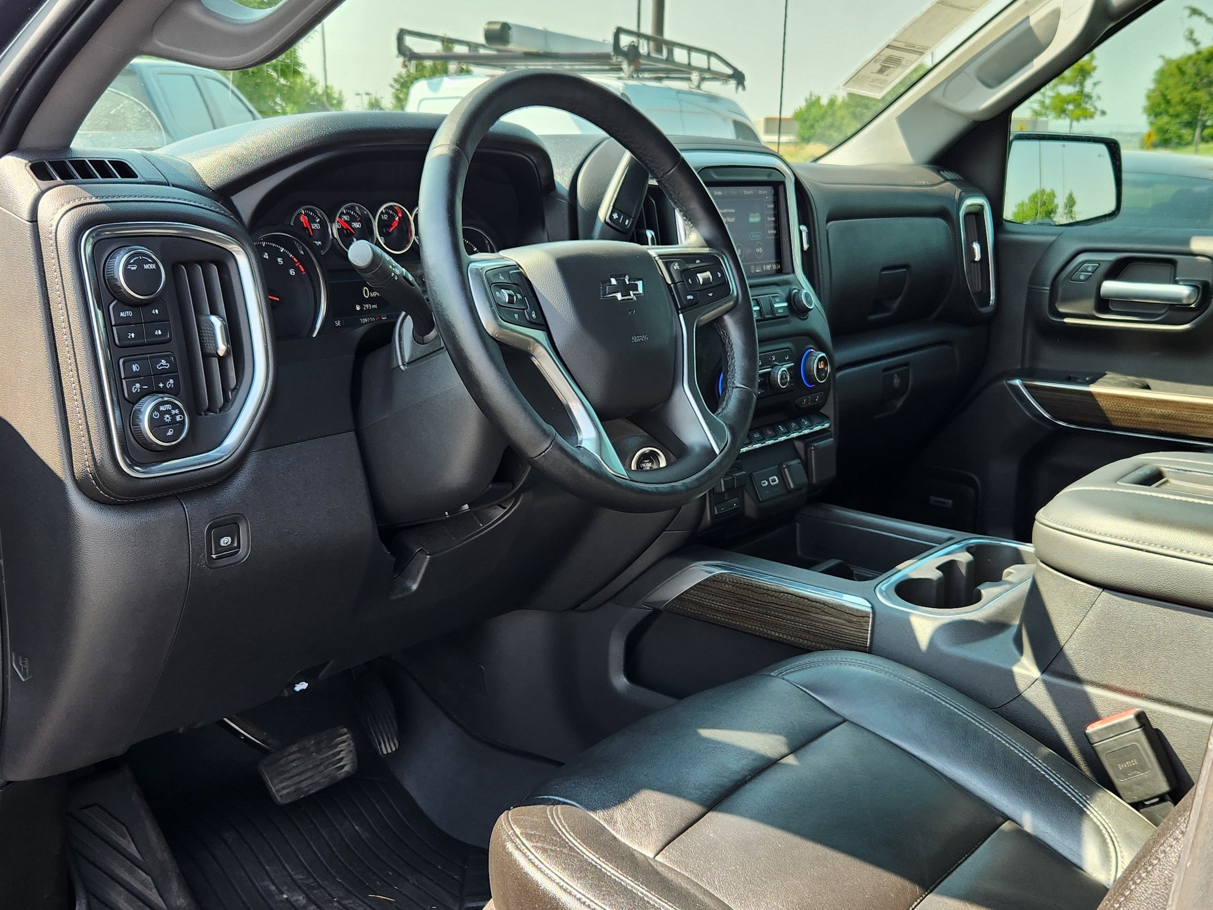 Used 2020 Chevrolet Silverado 1500 LT Trail Boss AWD/4WD image 7