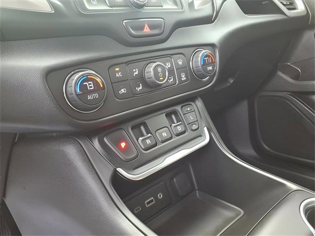 Used 2019 GMC Terrain SLE w/ Driver Convenience Package image 17