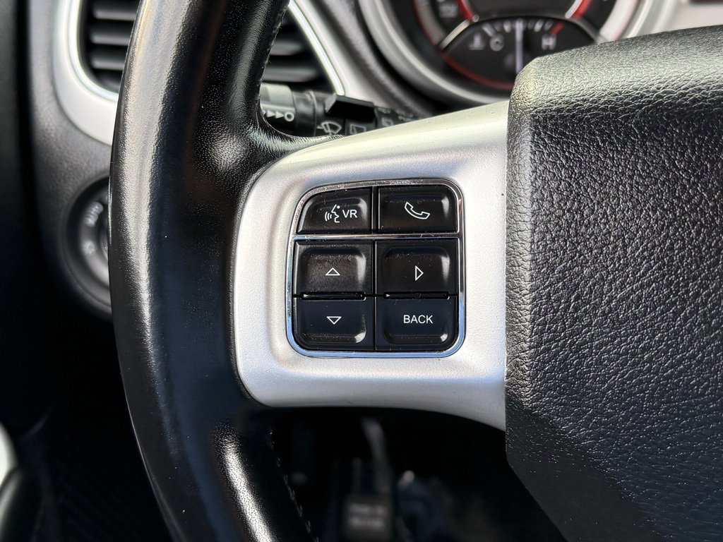 Used 2019 Dodge Journey SE image 30
