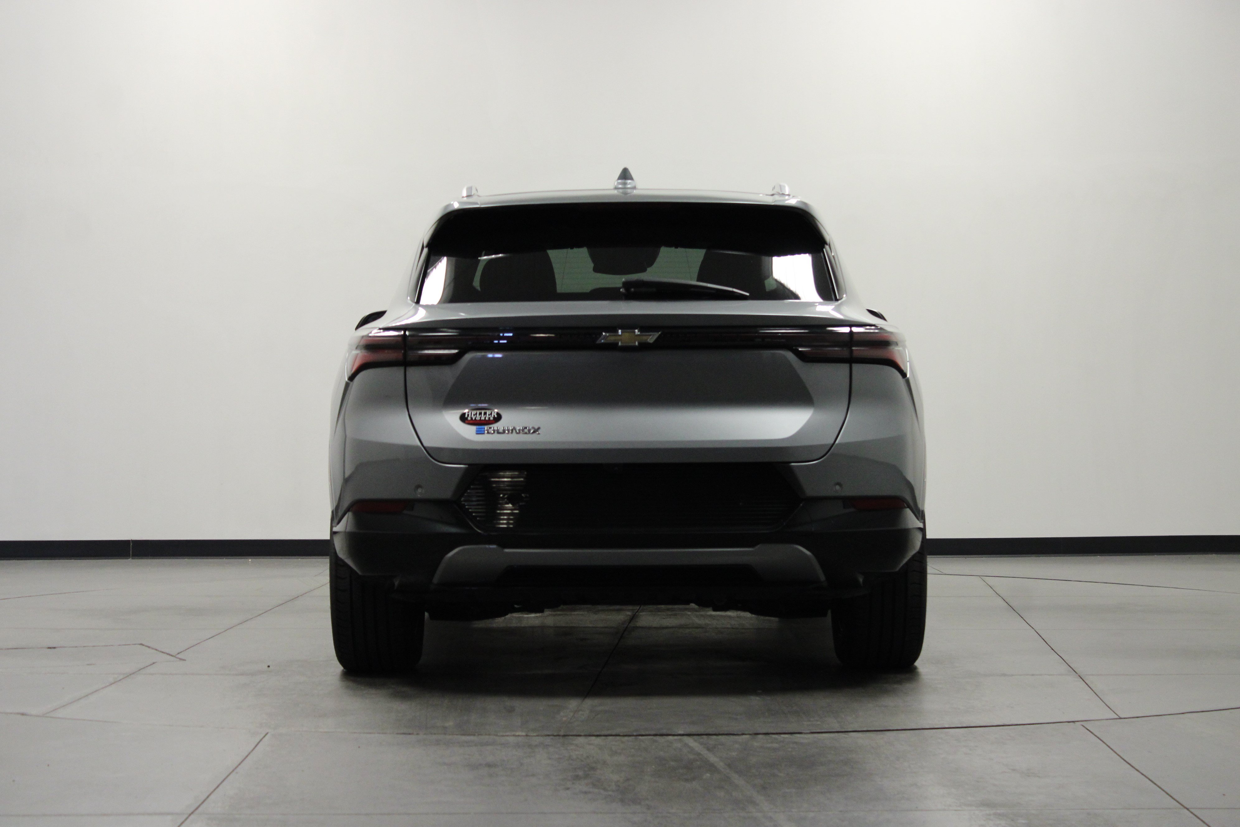 Used 2024 Chevrolet Equinox EV LT FWD image 5