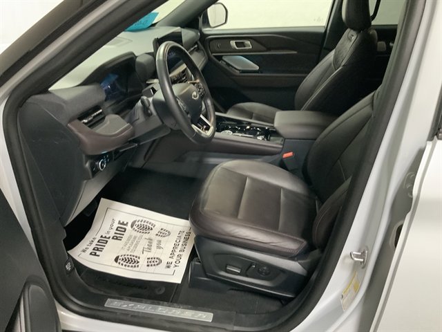 Used 2025 Ford Explorer Platinum w/ LUX Leather Package image 15