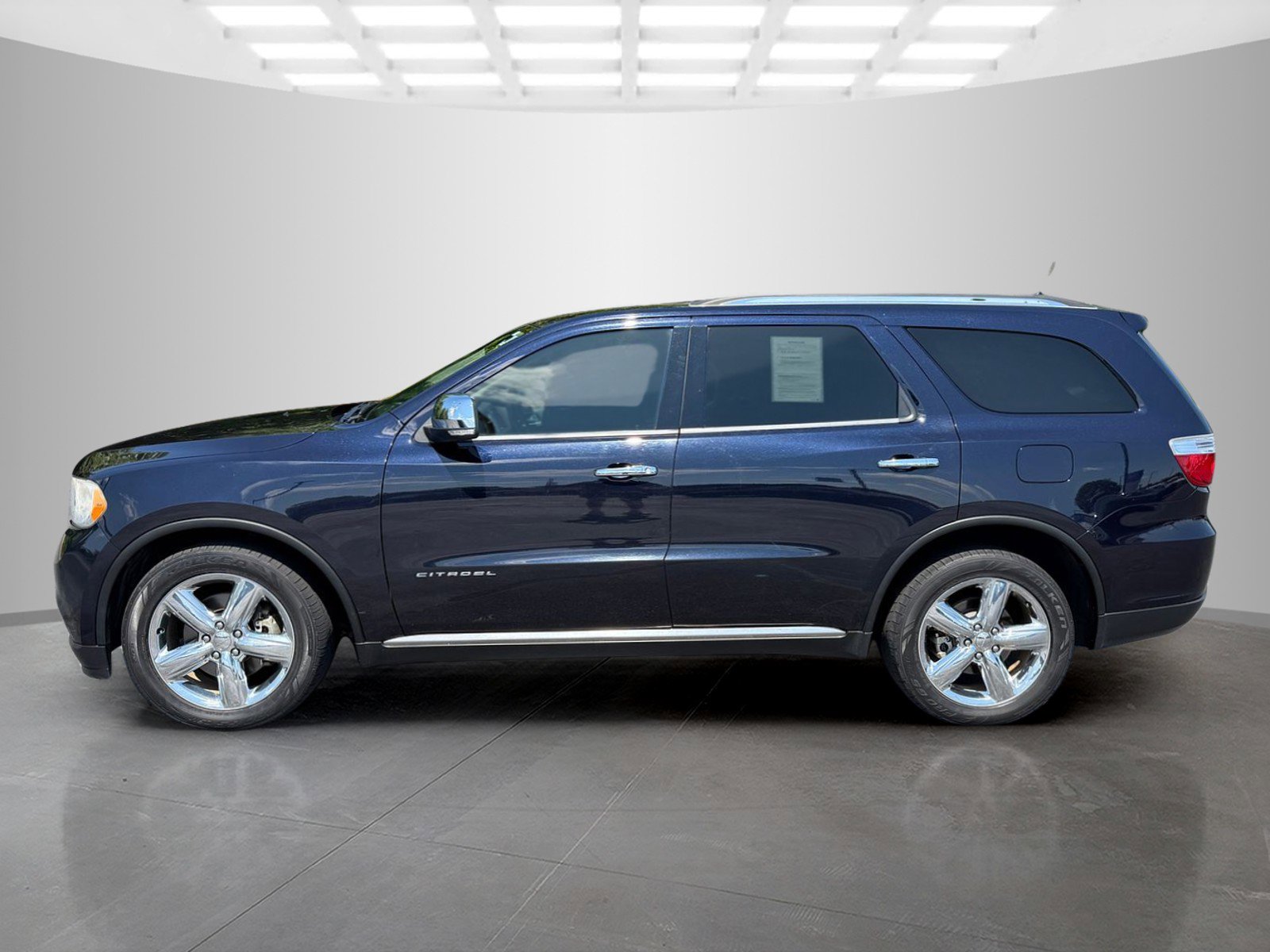 Used 2011 Dodge Durango Citadel w/ Trailer Tow Group IV AWD/4WD image 3