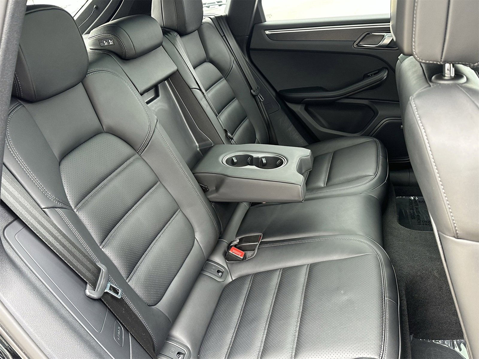 Certified 2024 Porsche Macan GTS image 20