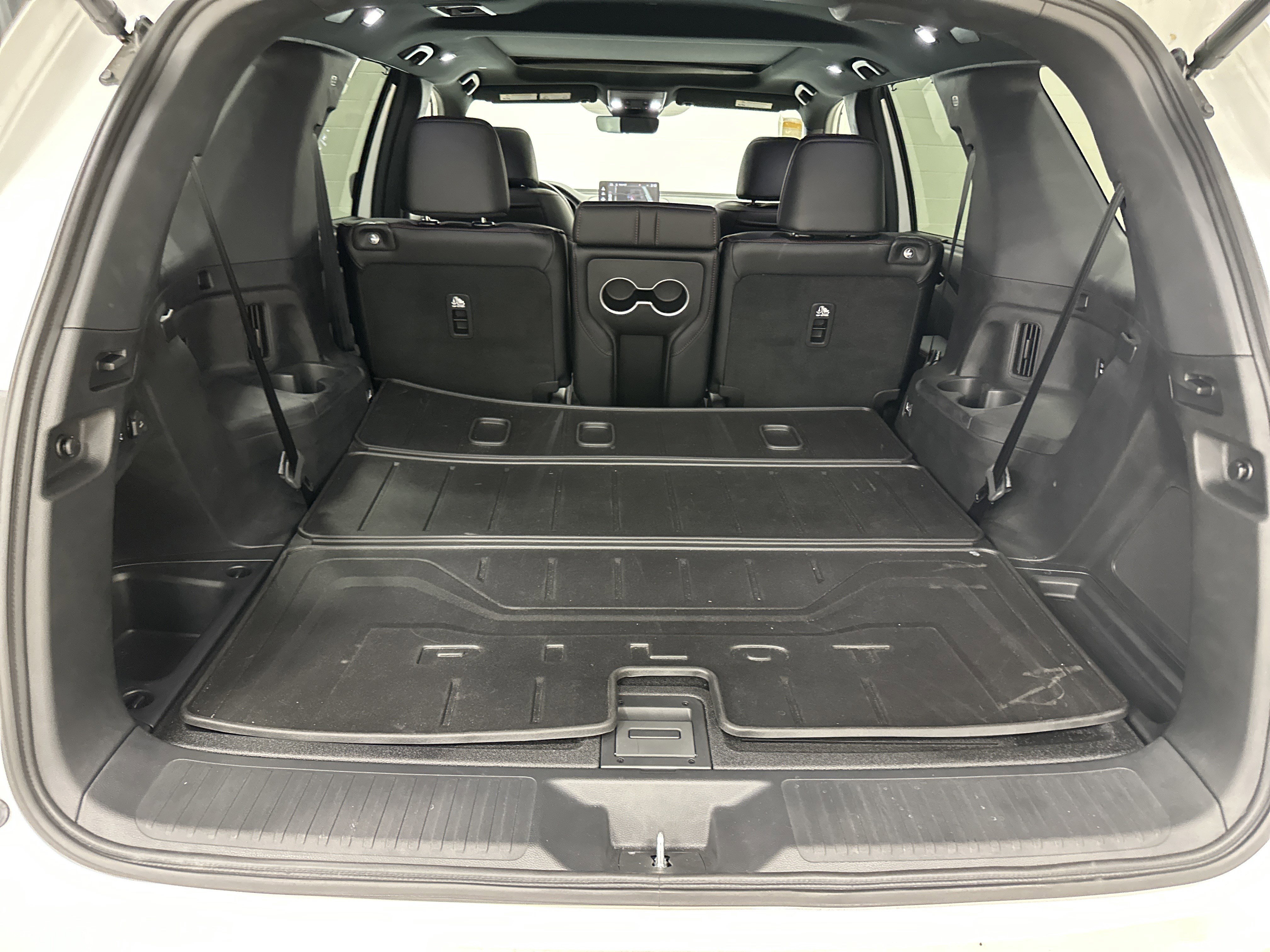 Used 2025 Honda Pilot Black Edition image 33
