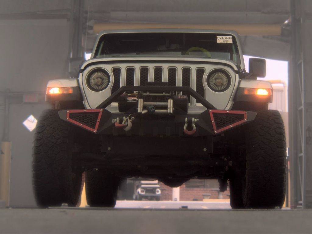 Used 2023 Jeep Wrangler Unlimited Sahara w/ Cold Weather Group AWD/4WD image 3