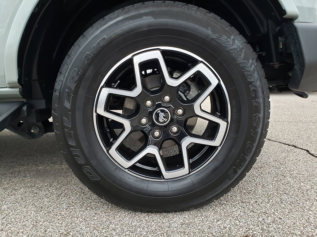 Used 2024 Ford Bronco Outer Banks image 15