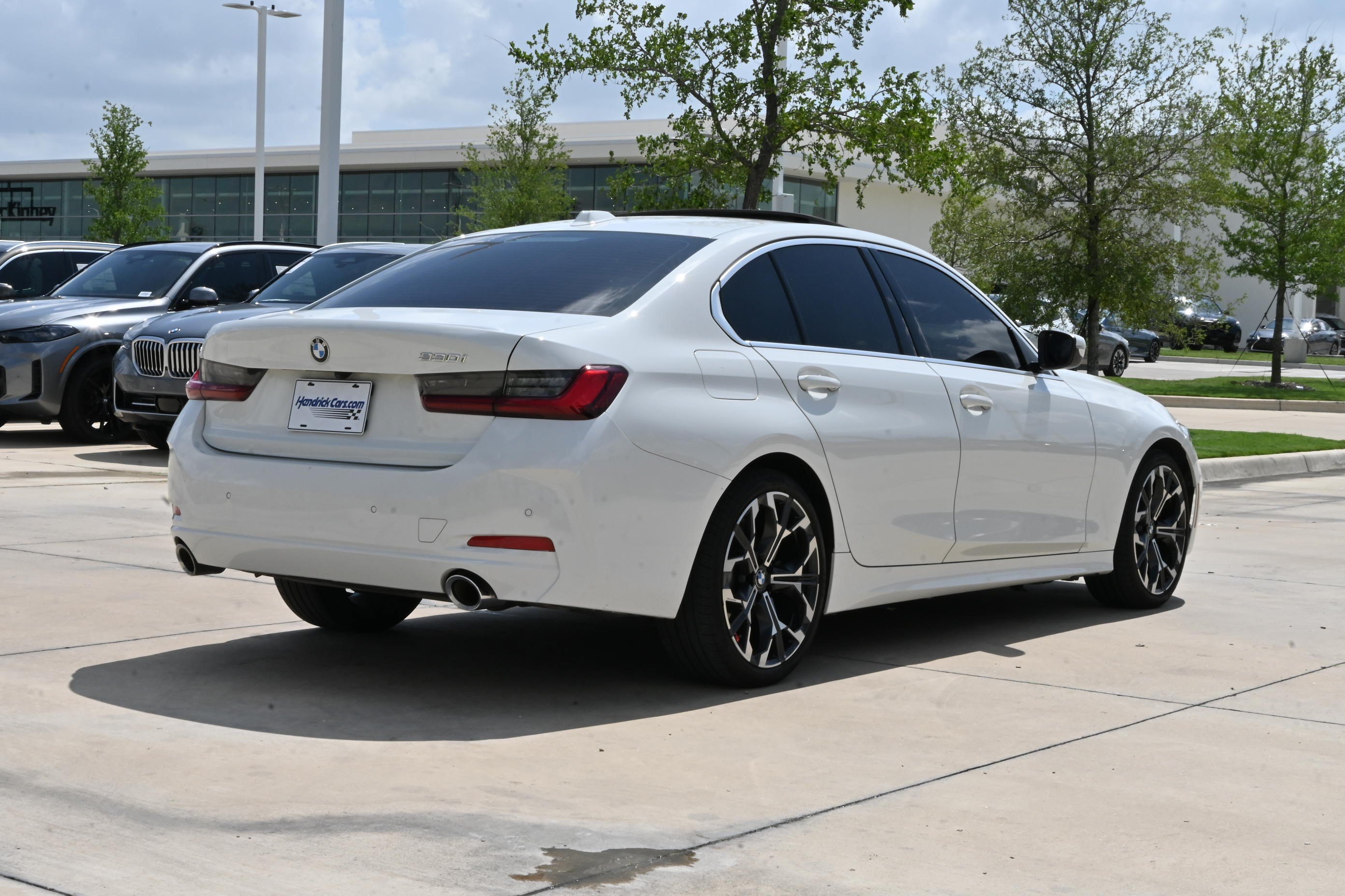 Certified 2025 BMW 330i Sedan w/ Convenience Package RWD image 9