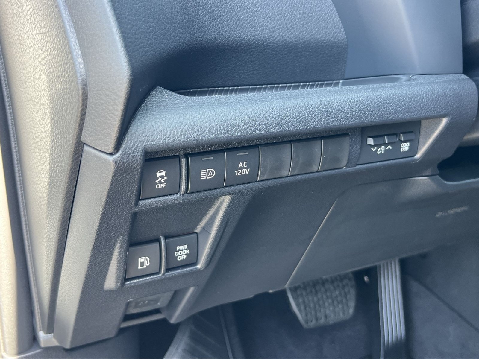 New 2026 Toyota Sienna XLE Woodland Edition AWD/4WD image 23