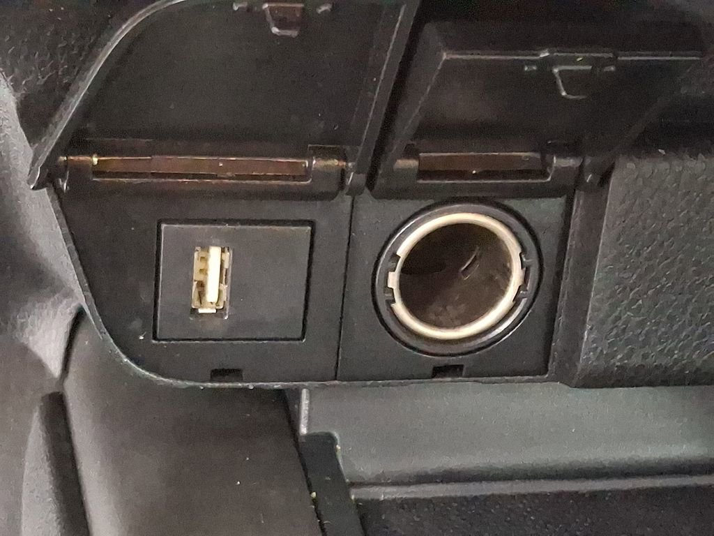 Used 2022 Toyota Camry LE image 23