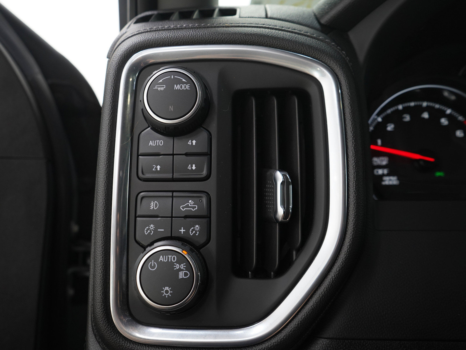 Used 2021 Chevrolet Silverado 1500 LT Trail Boss w/ Convenience Package II AWD/4WD image 26