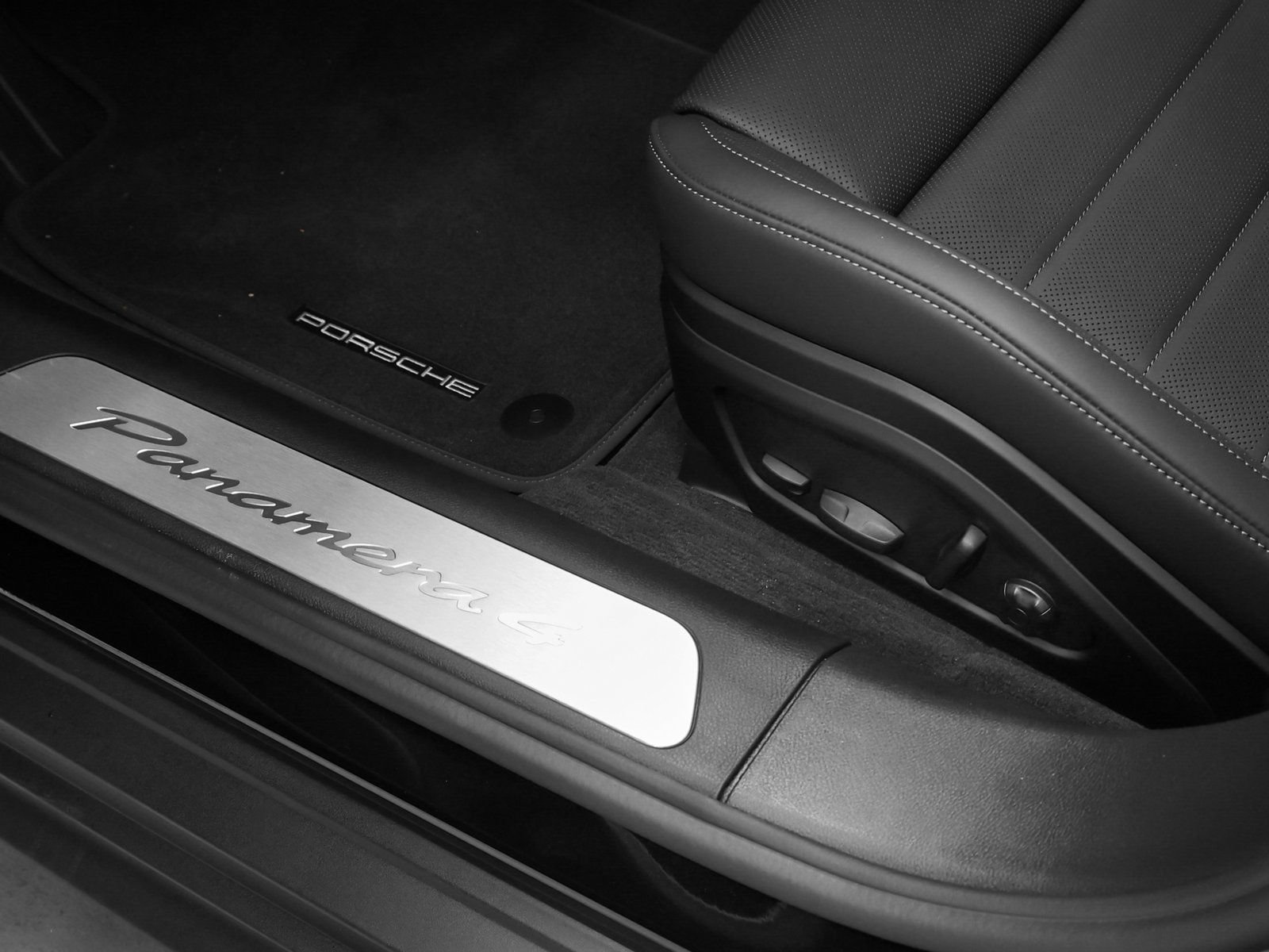 New 2026 Porsche Panamera 4 AWD/4WD image 29
