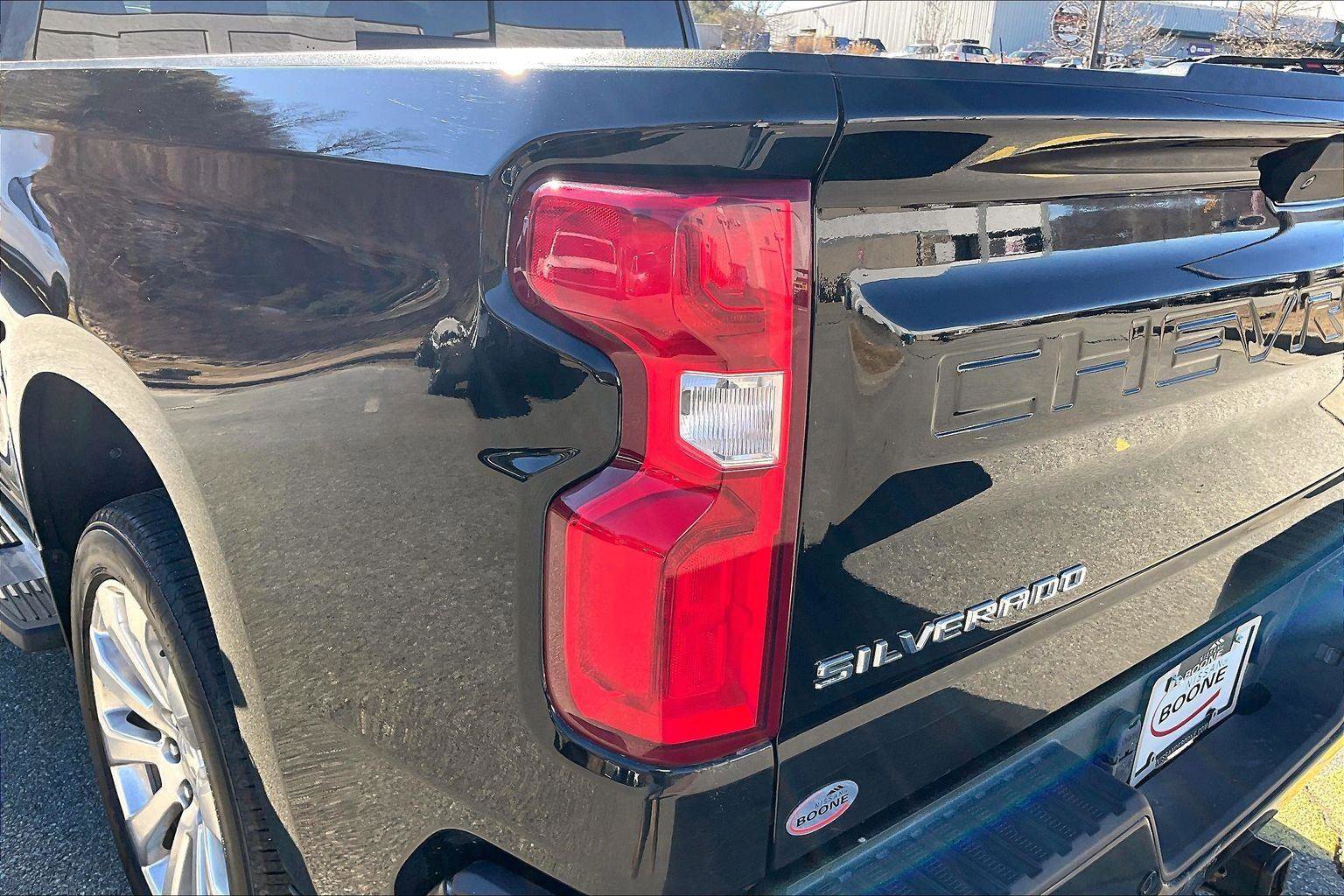 Used 2022 Chevrolet Silverado 1500 High Country image 31