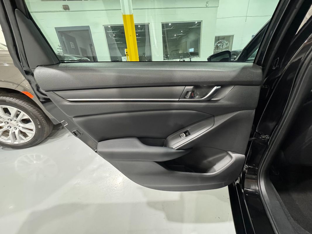 Used 2018 Honda Accord LX image 30