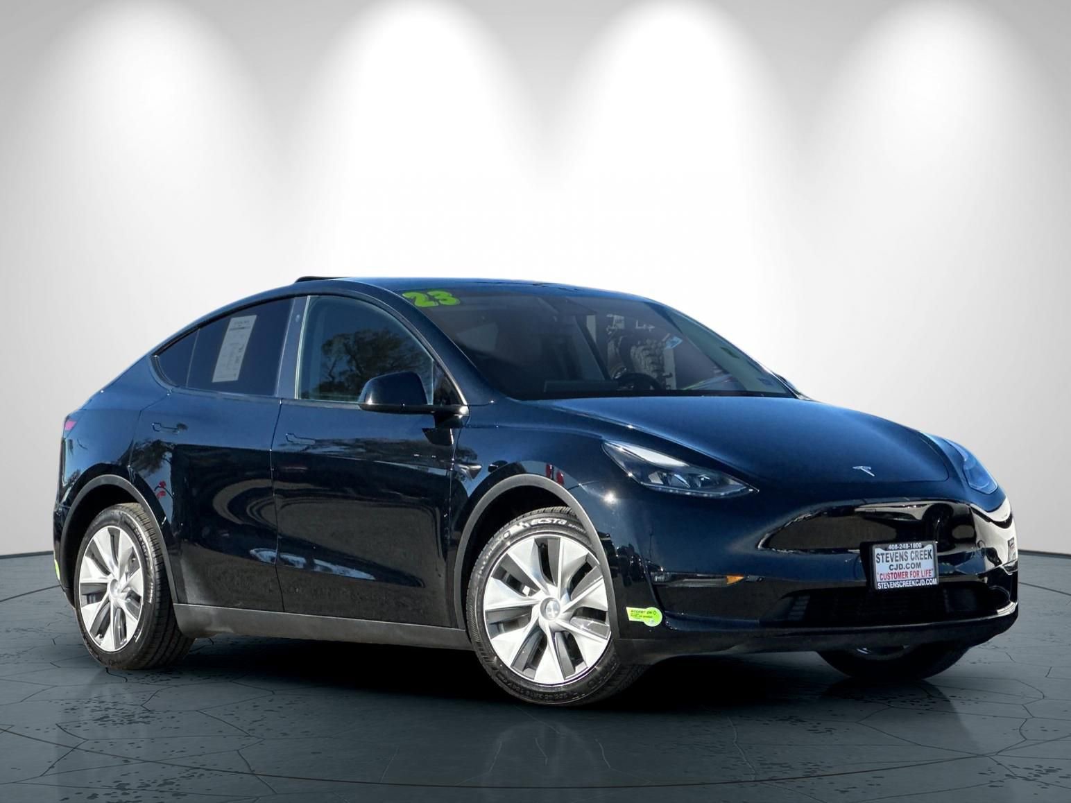 Used 2023 Tesla Model Y Long Range image 2