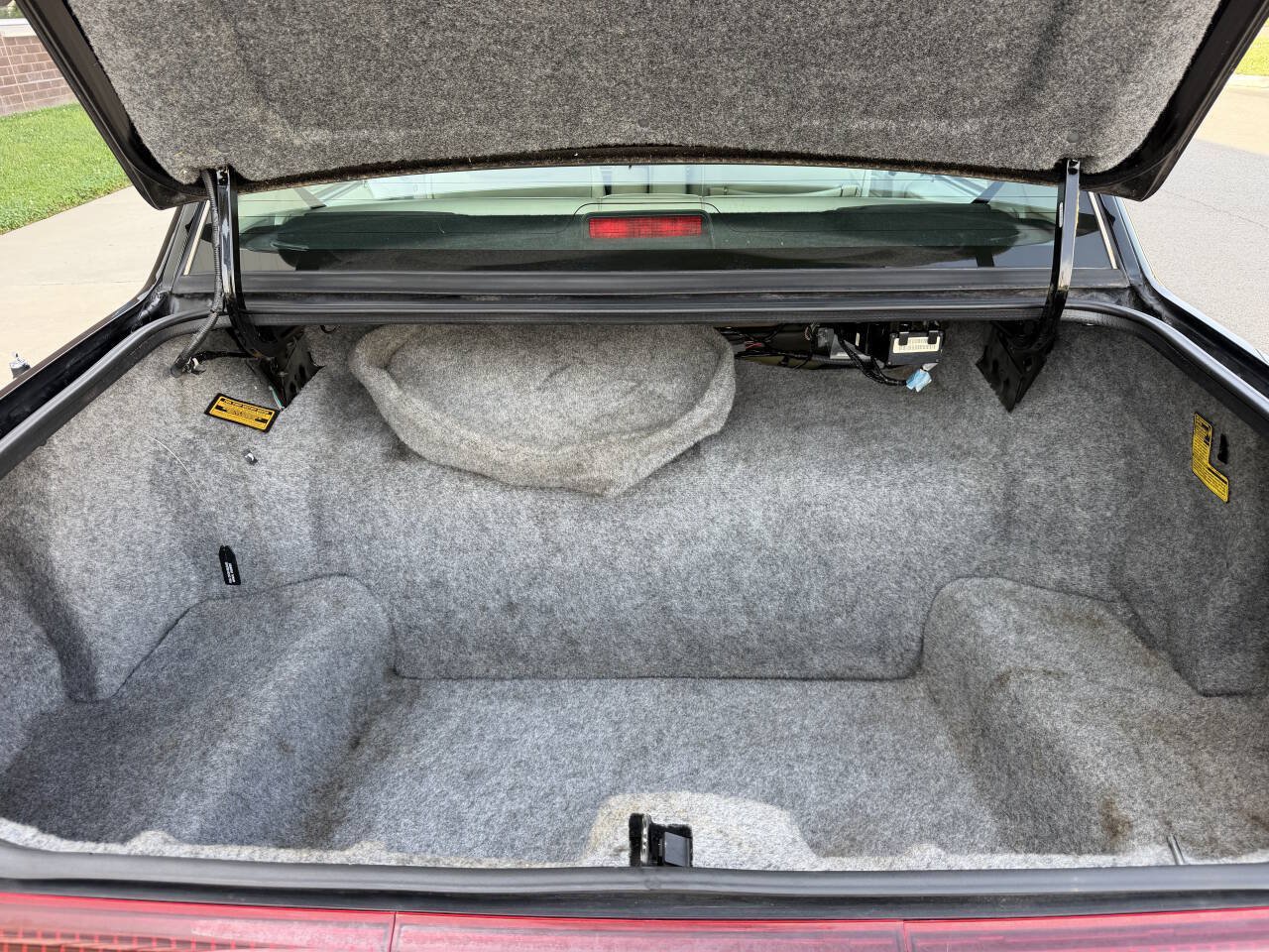 Used 1994 Lincoln Town Car Signature RWD image 35