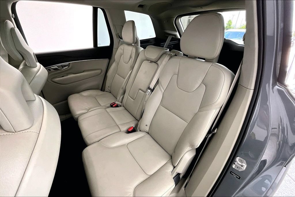 Used 2020 Volvo XC90 T5 Momentum w/ Protection Package Premier AWD/4WD image 31