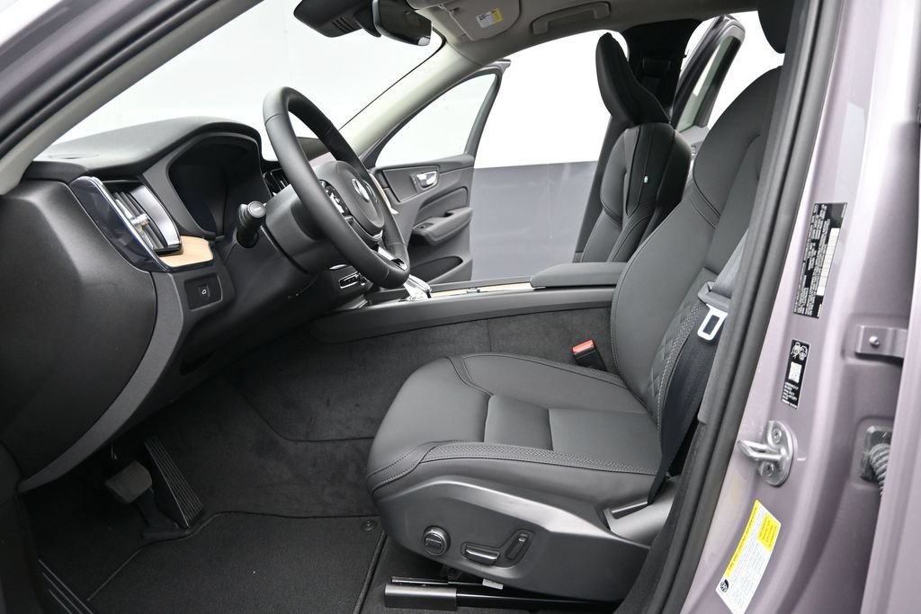 New 2026 Volvo XC60 B5 Core w/ Climate Package AWD/4WD image 31