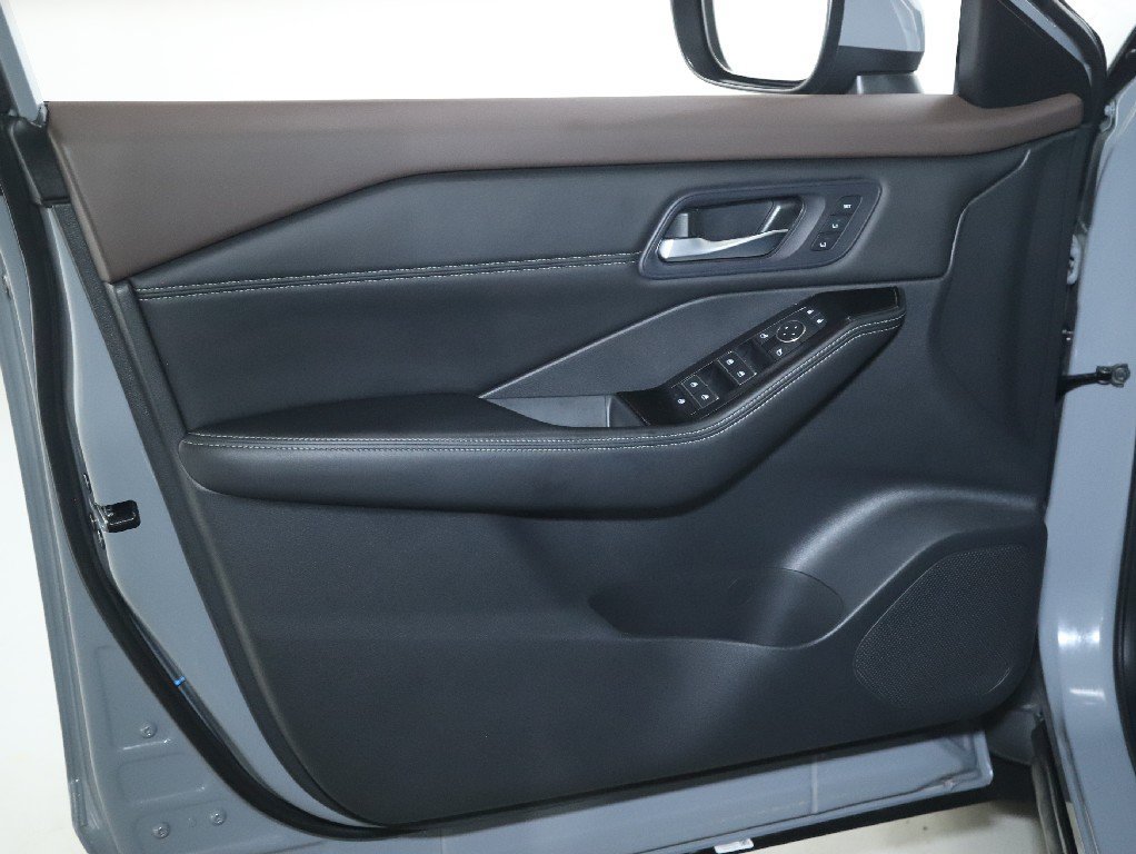 Certified 2023 Nissan Rogue SL AWD/4WD image 18