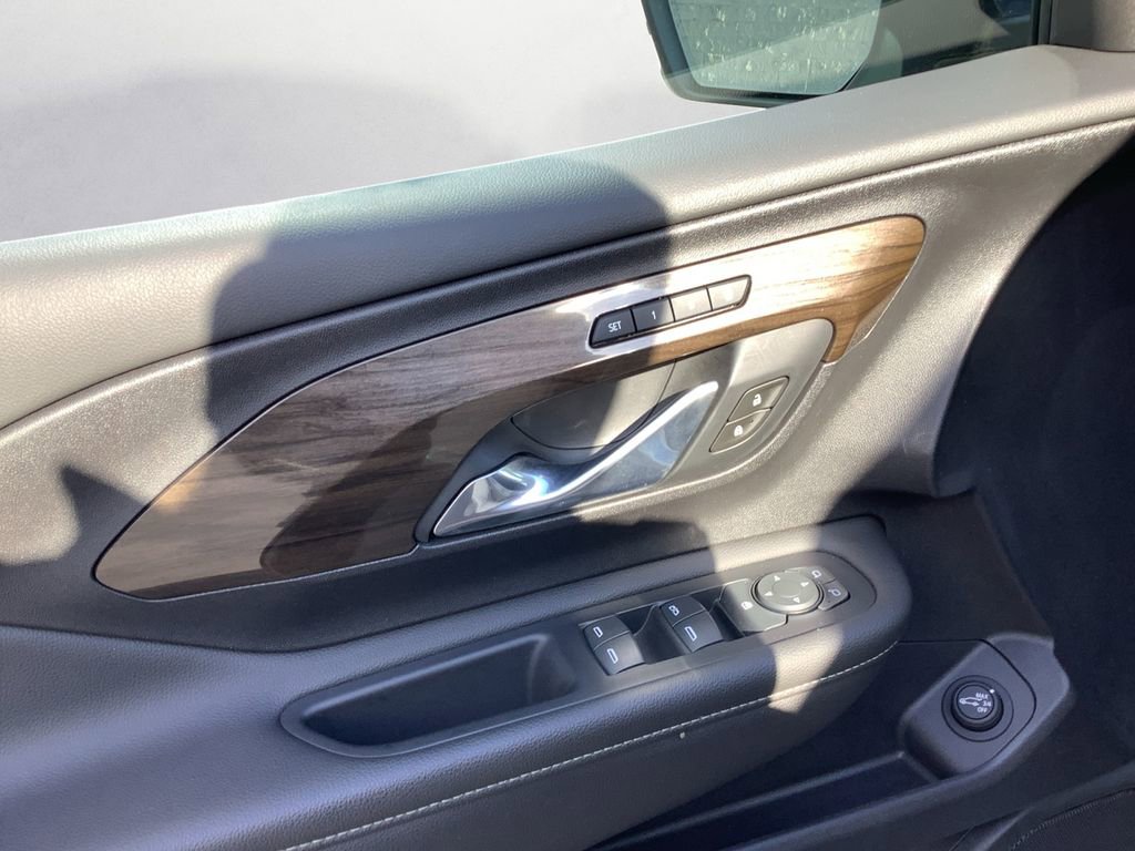 Used 2019 GMC Terrain Denali w/ Advanced Safety Package image 23