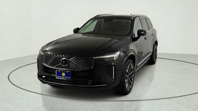 New 2026 Volvo XC90 T8 Plus w/ Protection Package AWD/4WD image 2