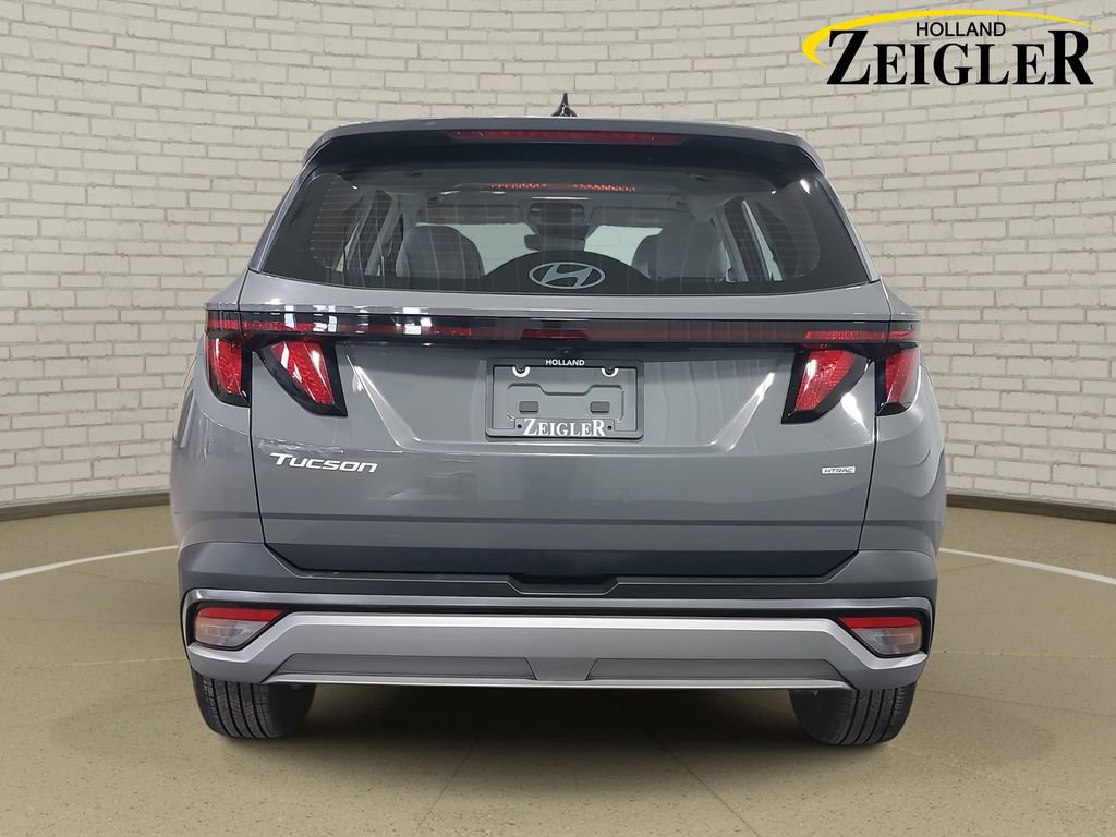 Certified 2025 Hyundai Tucson SE image 6