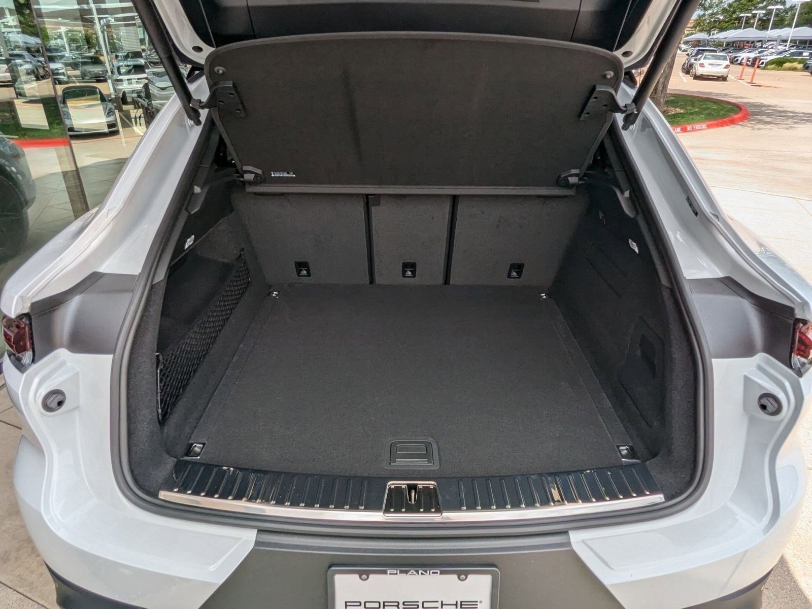 Certified 2025 Porsche Cayenne image 23