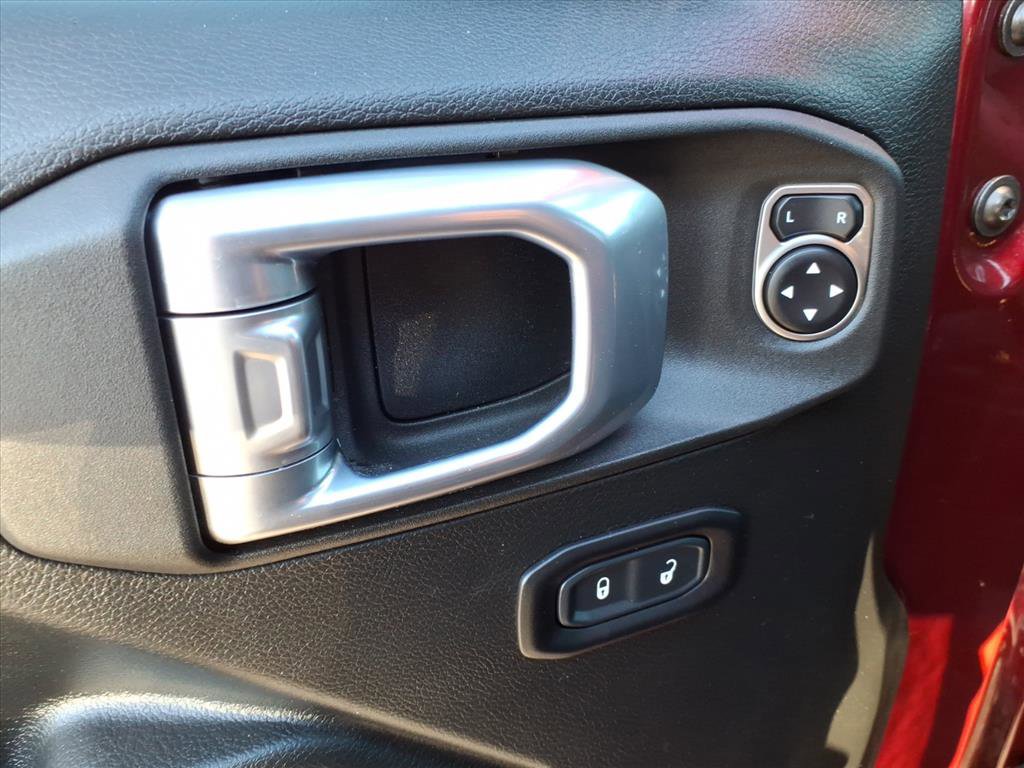 Used 2022 Jeep Gladiator Willys image 12