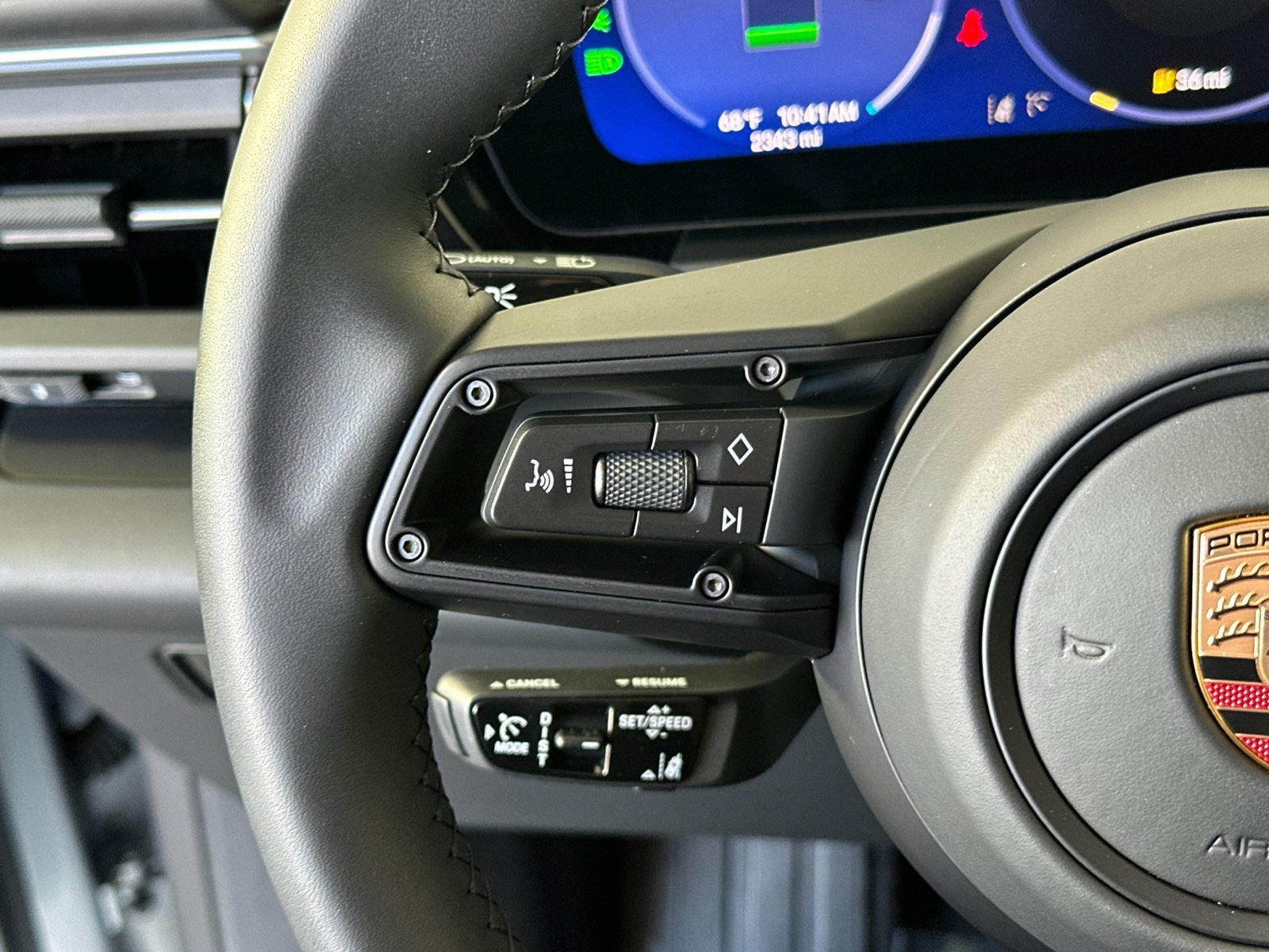 Certified 2025 Porsche Macan Electric RWD image 29