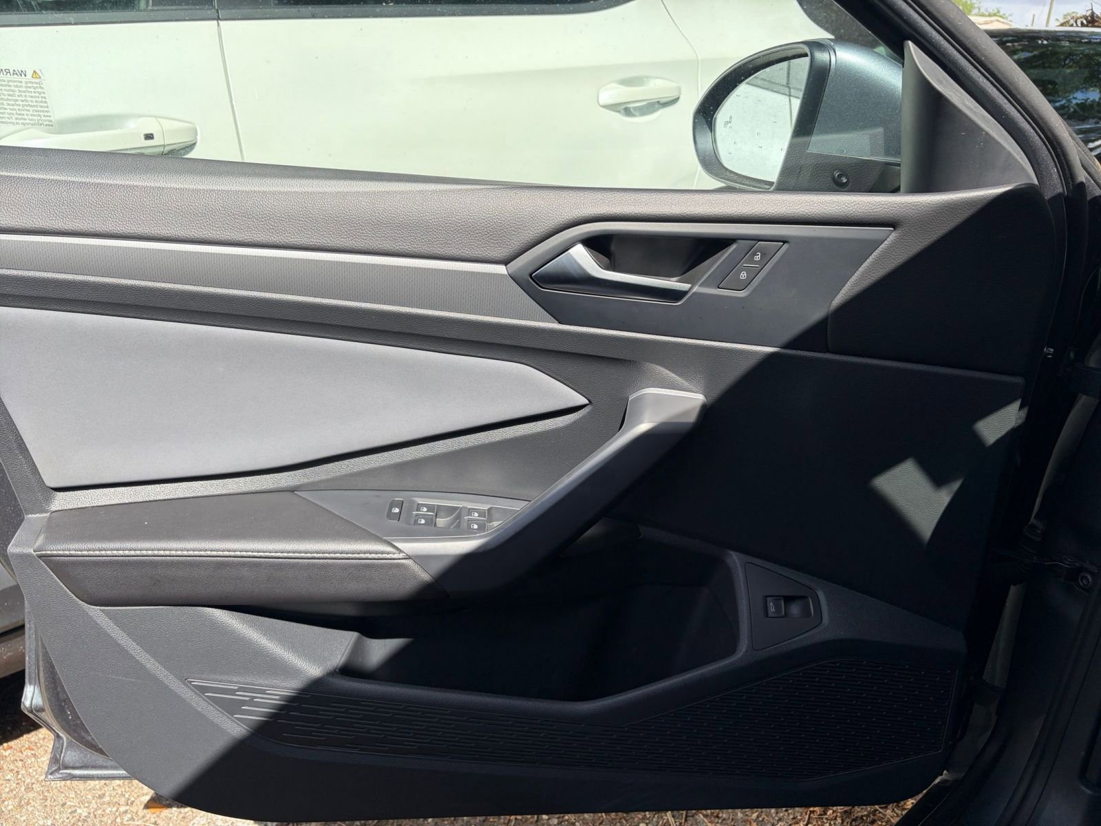 Used 2025 Volkswagen Jetta SE image 18