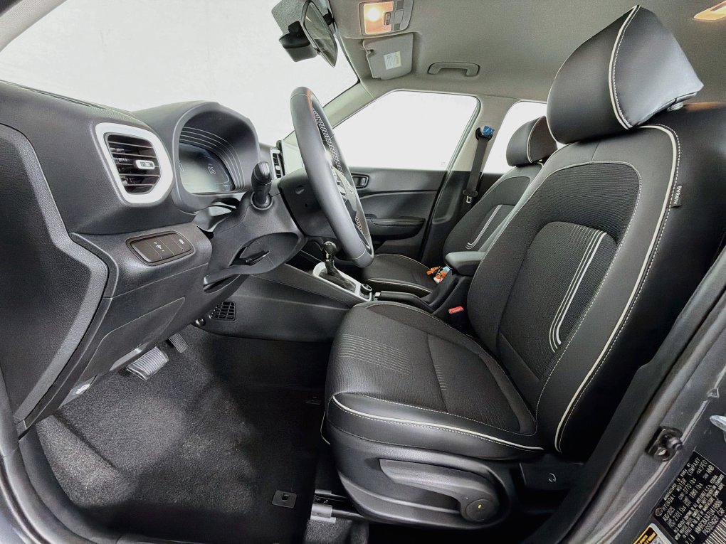 Used 2026 Hyundai Venue SEL FWD image 12