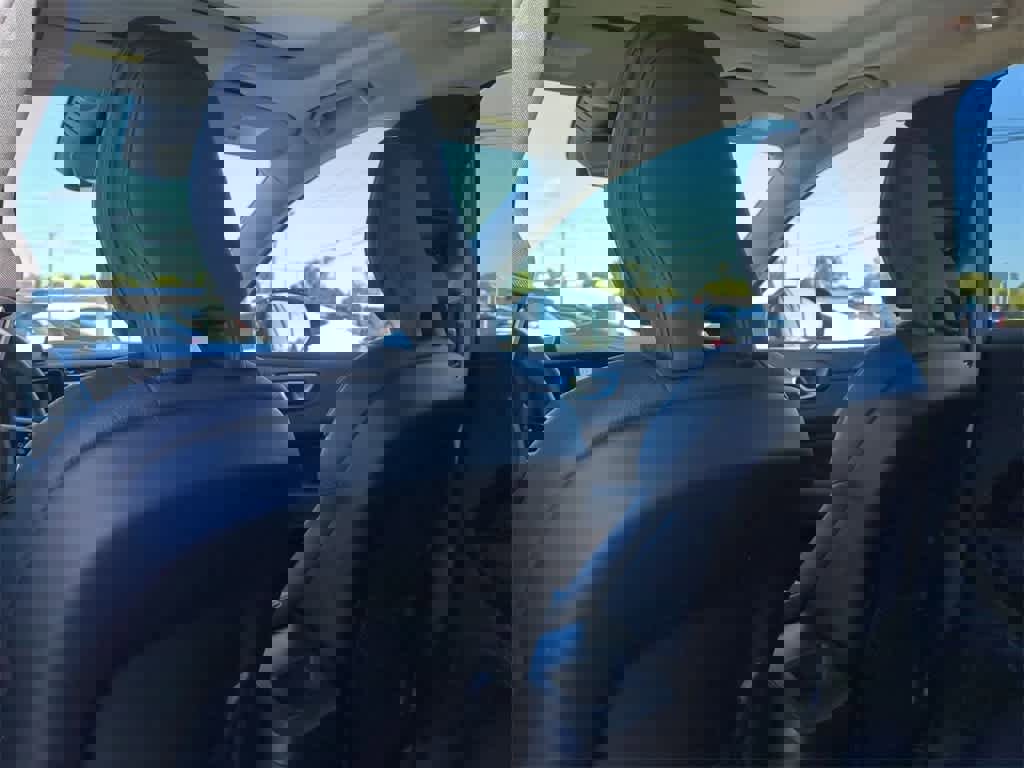 Used 2024 Volvo XC60 B5 Plus w/ Protection Package Premier image 17