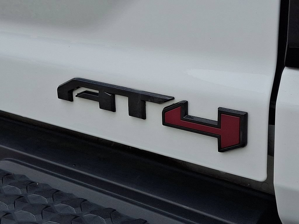 Used 2024 GMC Canyon AT4 w/ Technology Package AWD/4WD image 31