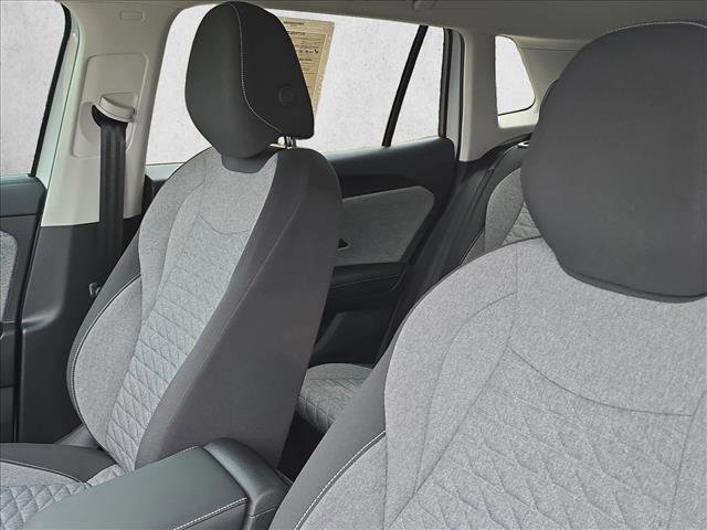 Used 2025 Volkswagen Tiguan S image 16