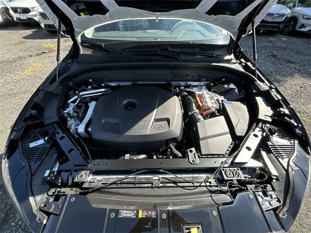 New 2025 Volvo XC60 T8 Plus w/ Protection Package Premier image 10