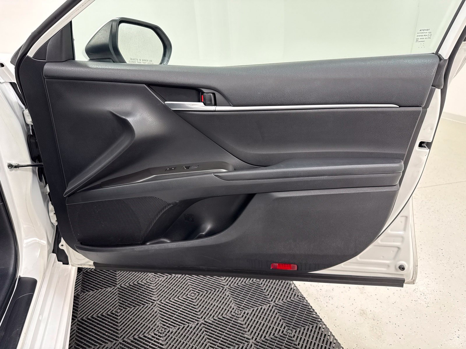 Used 2023 Toyota Camry SE FWD image 28