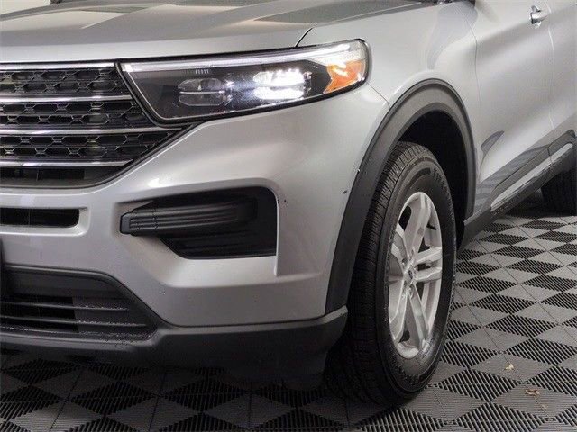Used 2022 Ford Explorer XLT image 32