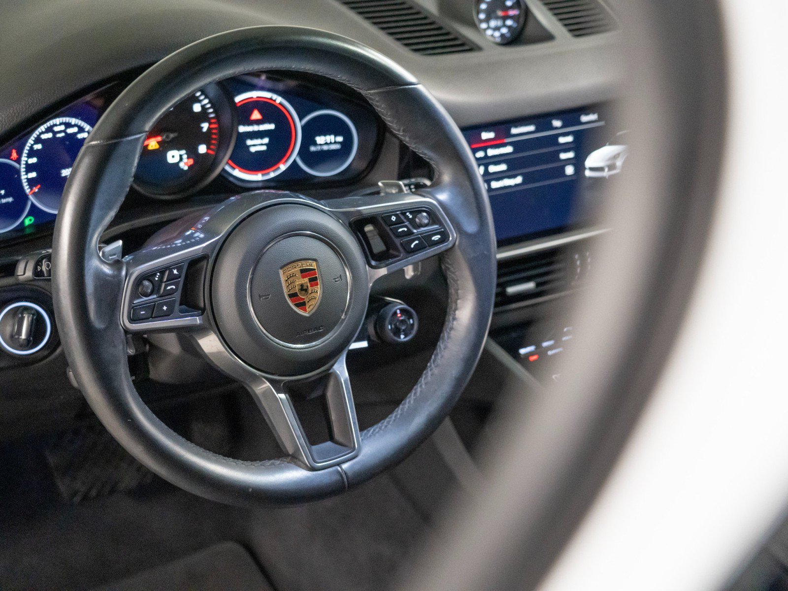 Certified 2023 Porsche Cayenne Coupe AWD/4WD image 15