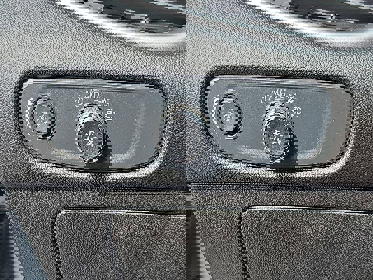 Used 2024 Chevrolet Malibu LT image 29