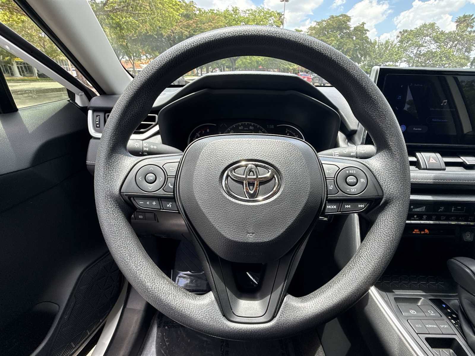 Used 2025 Toyota RAV4 LE FWD image 20