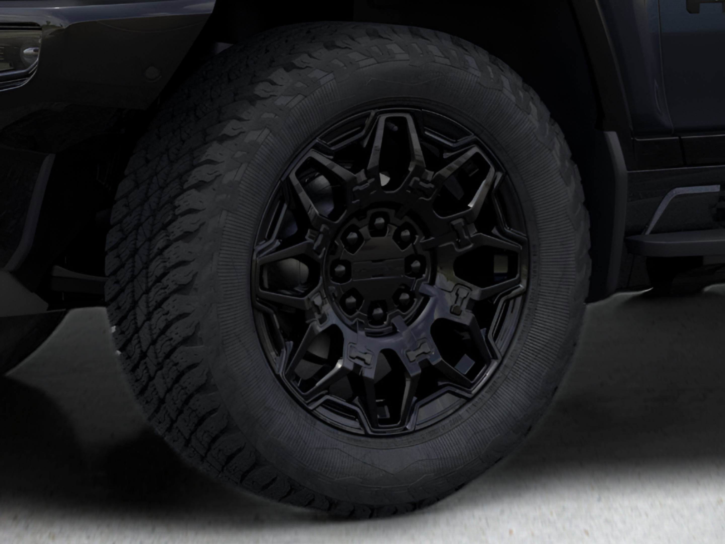 New 2025 GMC Hummer EV 2X w/ LPO, Dark Essentials Package image 21