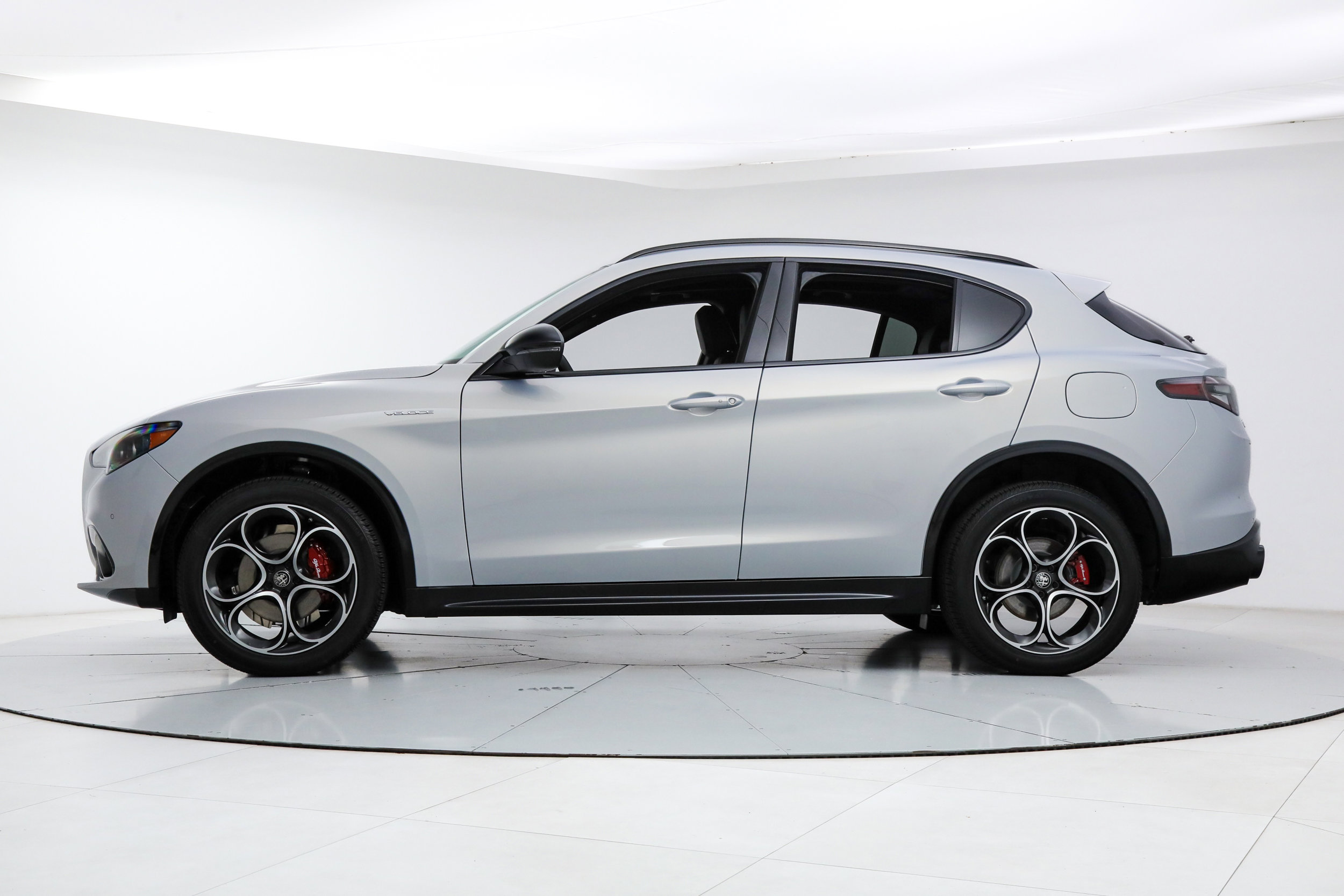 New 2026 Alfa Romeo Stelvio Sprint w/ Convenience Package AWD/4WD image 2