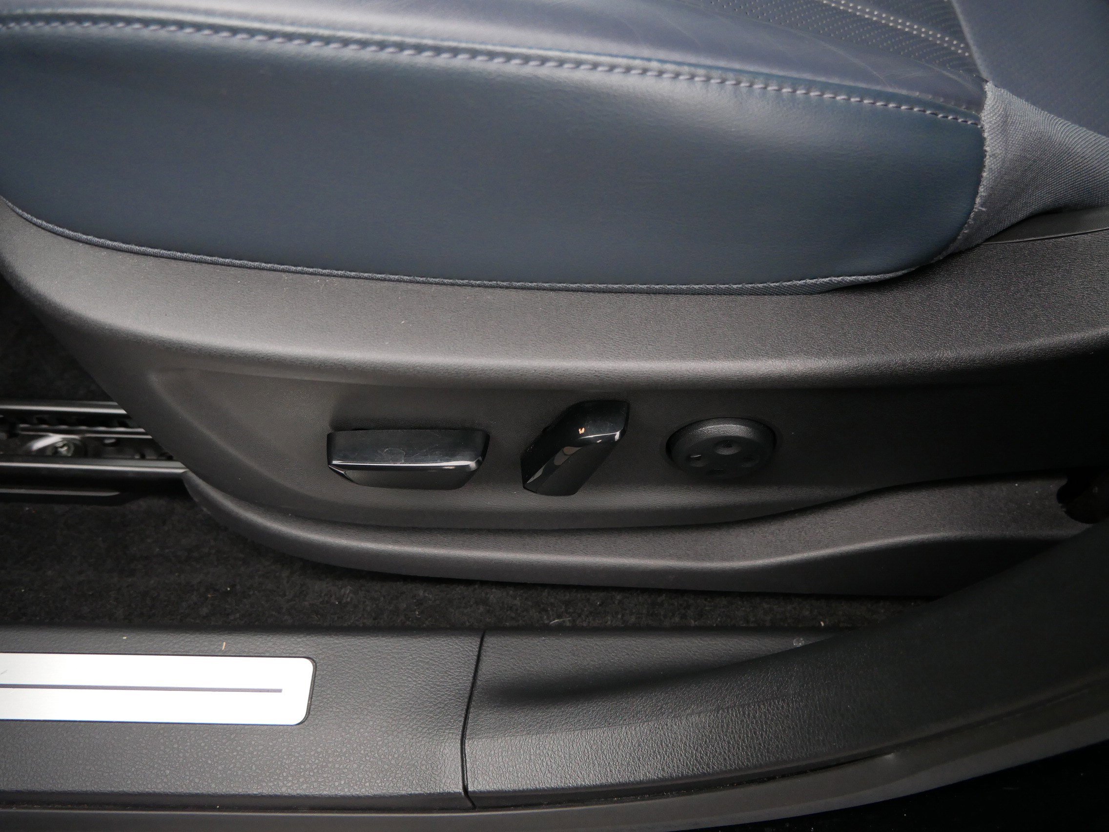 Used 2024 Nissan Ariya PLATINUM+ image 20