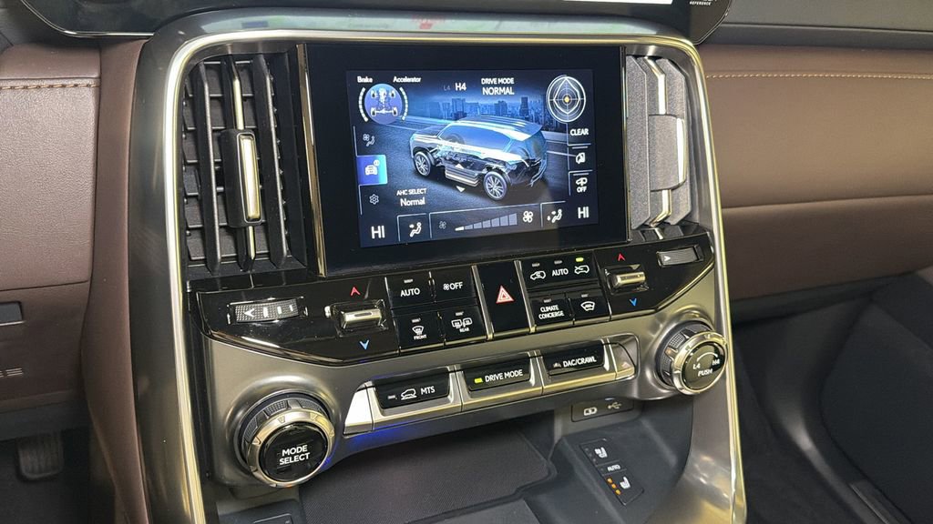 Certified 2024 Lexus LX 600 4WD w/ Appearance Package image 38