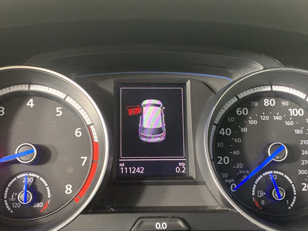 Used 2016 Volkswagen Golf R 4-Door image 24