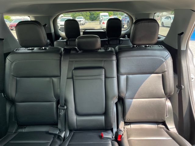 Used 2024 Ford Explorer XLT w/ Equipment Group 202A AWD/4WD image 29