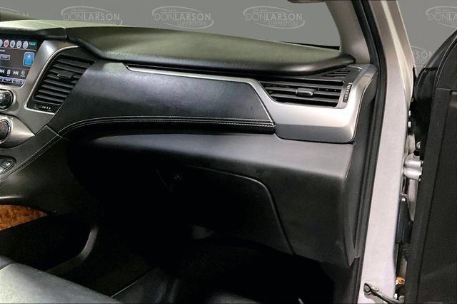 Used 2018 Chevrolet Suburban Premier AWD/4WD image 32
