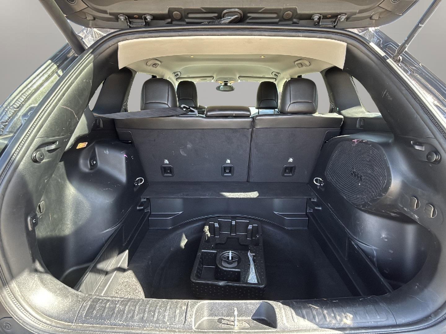 Used 2020 Jeep Cherokee Limited image 19