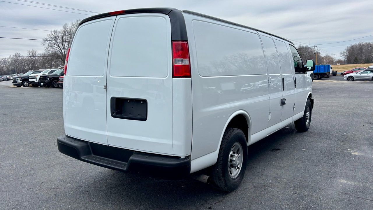 Used 2017 Chevrolet Express 3500 Extended image 6