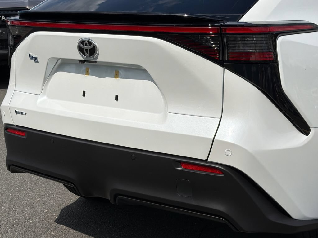 New 2026 Toyota bZ FWD image 5