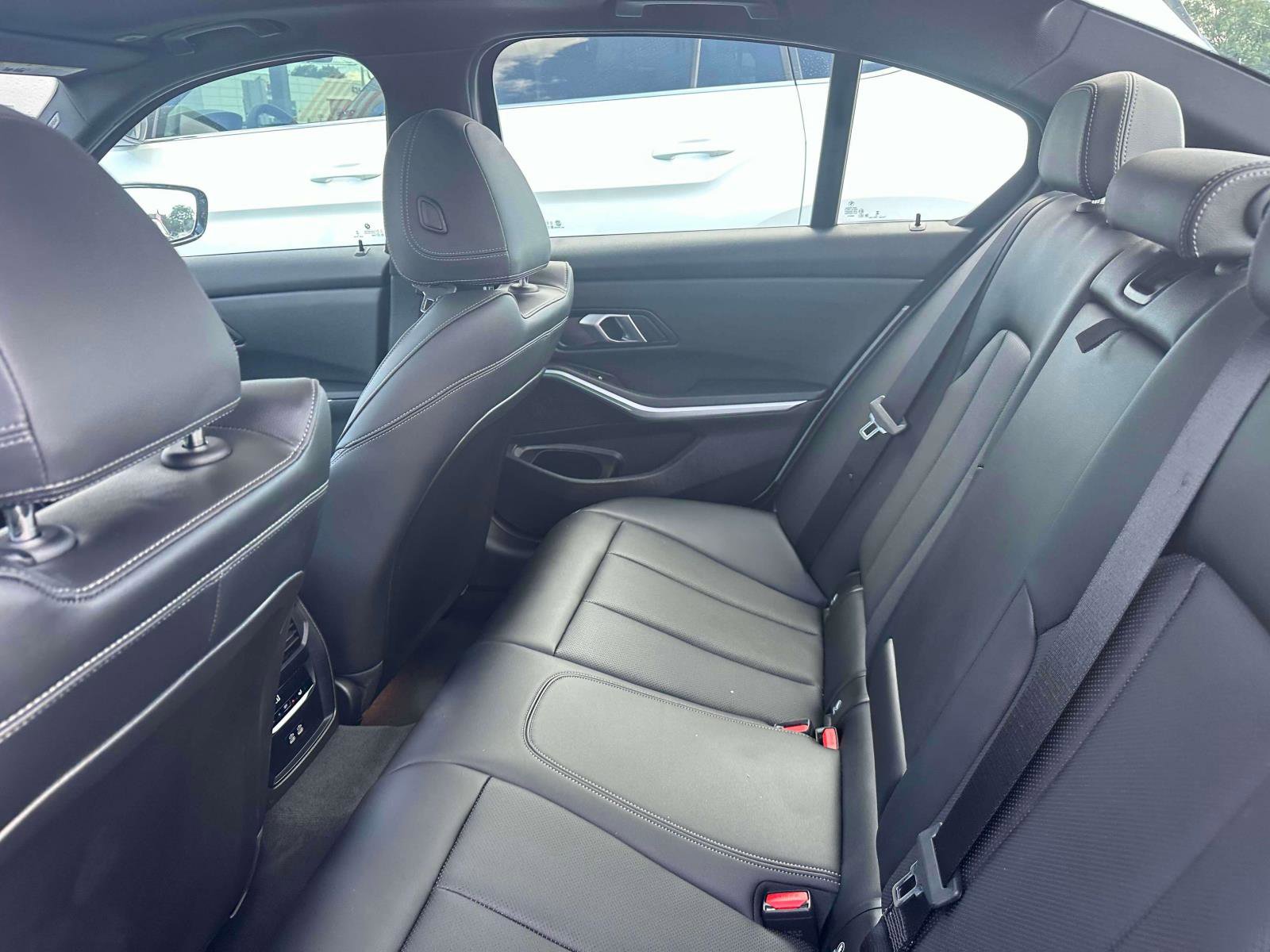 Used 2024 BMW 330i xDrive Sedan image 9